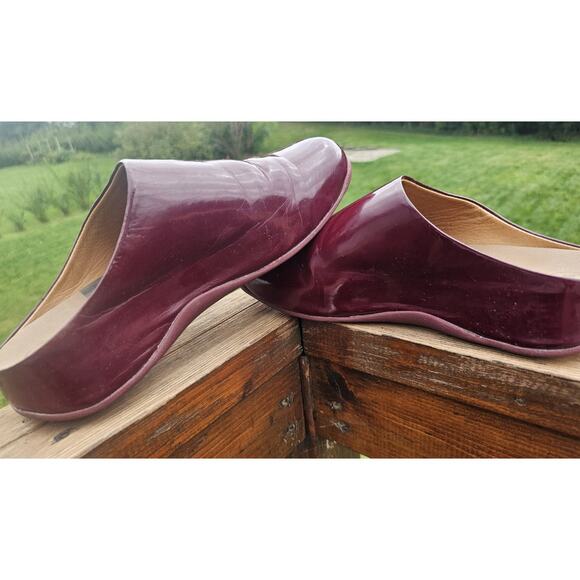 FitFlops Womens Sz 9 Clogs Red Slip On Shiny Fit Flop - Picture 6 of 10